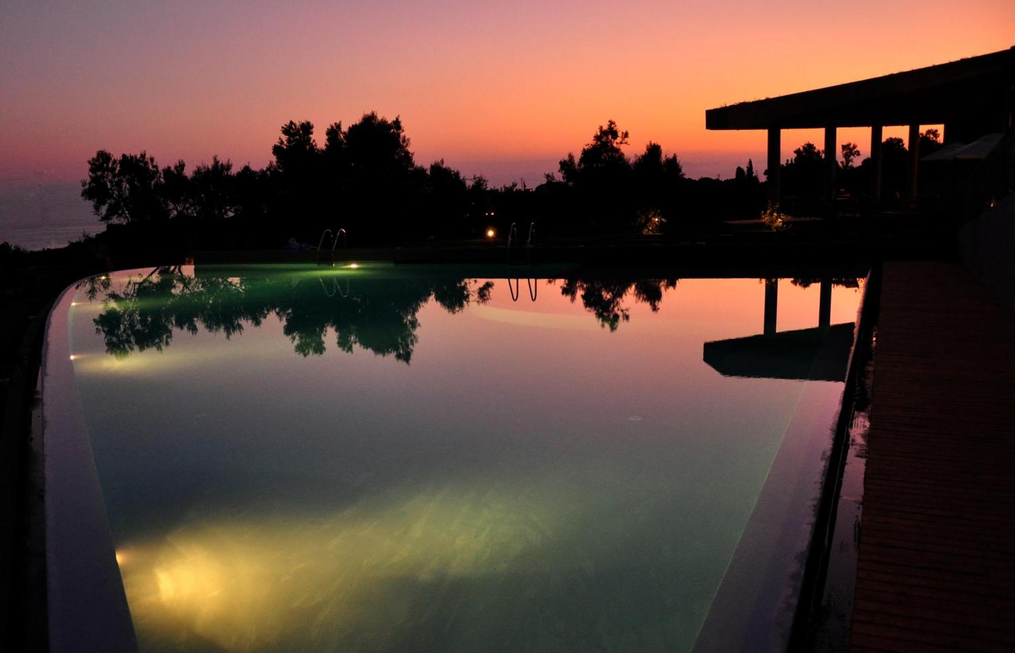 Leivatho Hotel Svoronata Exterior foto
